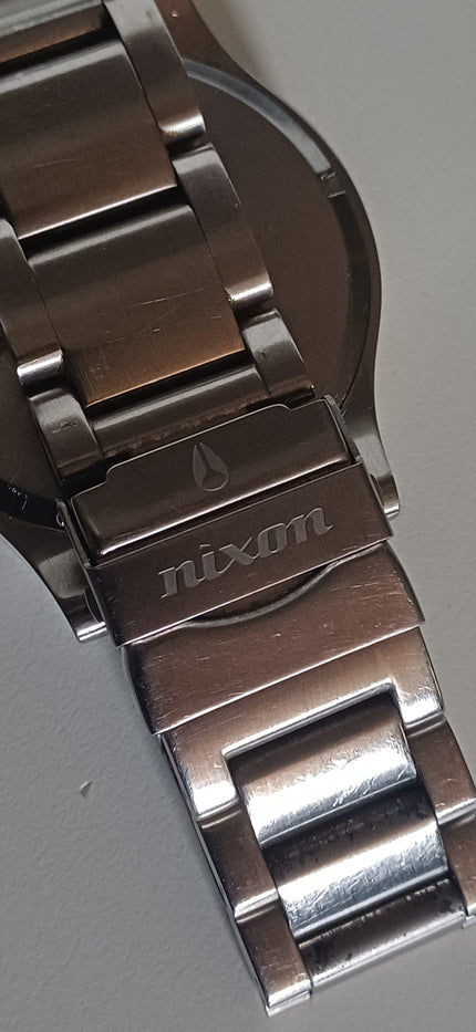 Nixon Silver Stainless Steel 51-30 White Dial 300M Men's Watch (Pre-owned)