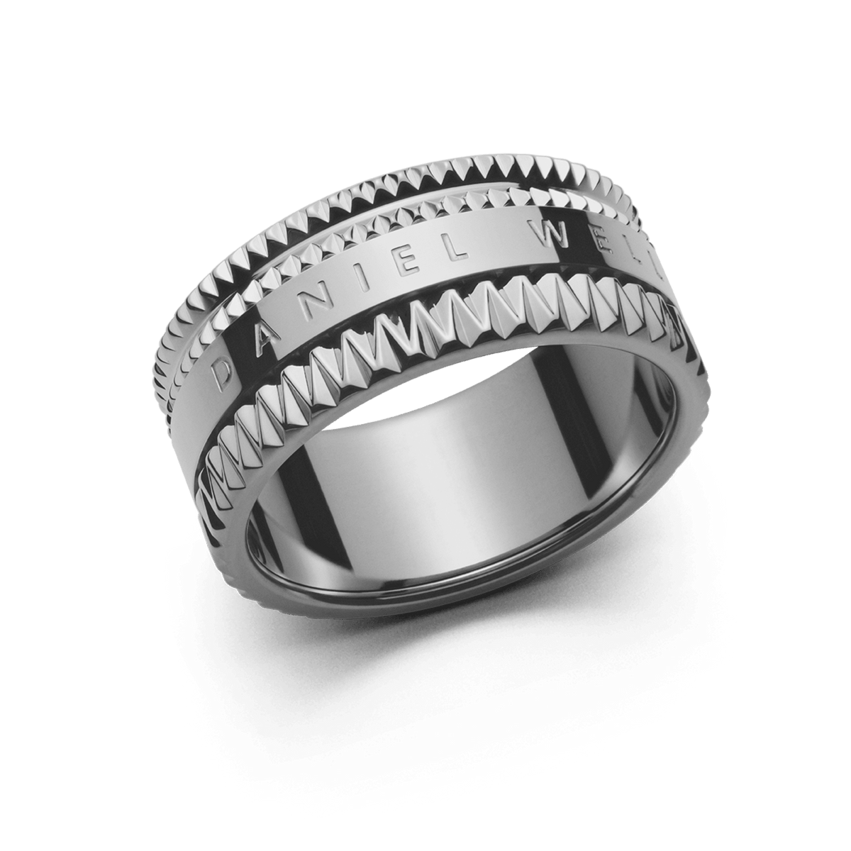 Daniel Wellington Elevation Ring 48 silver with multiple textured bands on green background