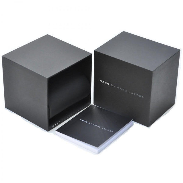 Marc by Marc Jacobs Amy Mini watch packaging and presentation box