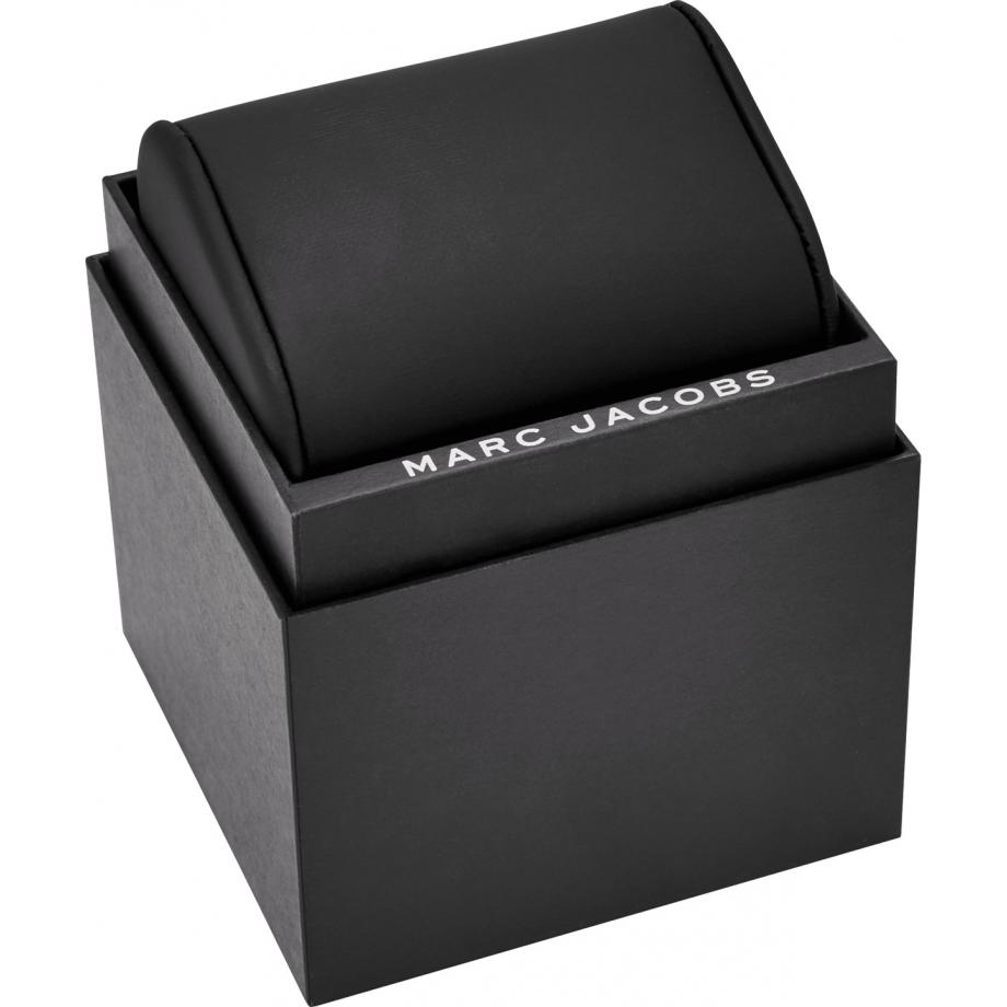 Marc Jacobs branded black box packaging for the Marci MBM3099 watch