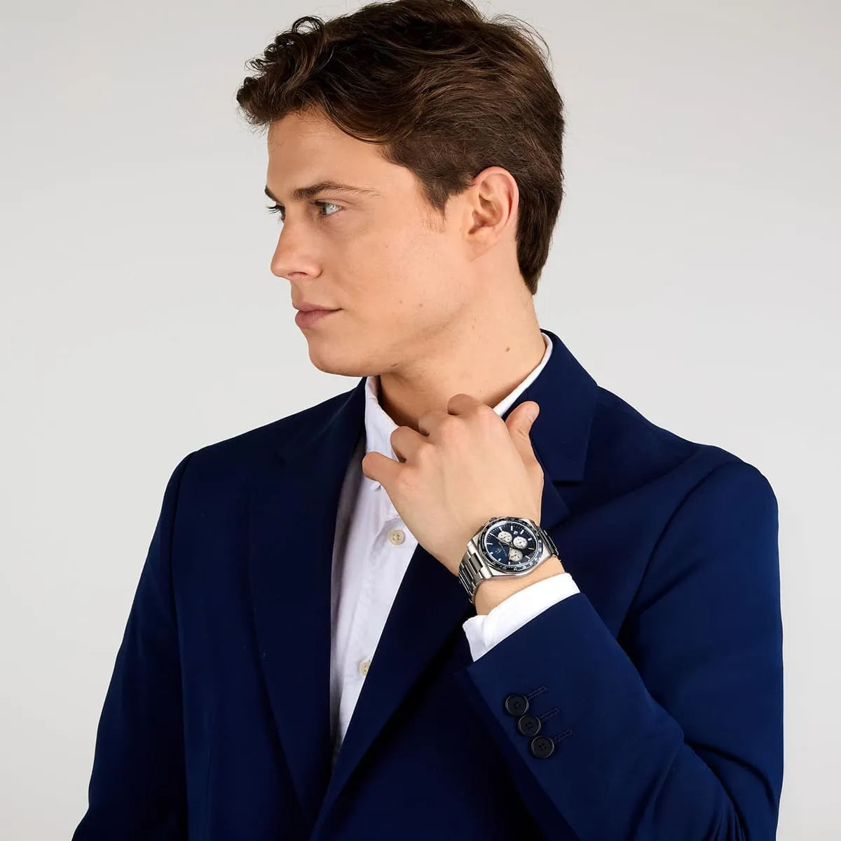 Maserati Velocità R8873652005 chronograph watch styled with navy blazer and light blue shirt