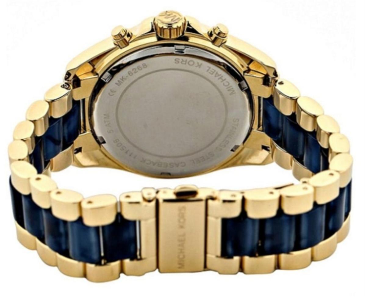 Michael Kors Bradshaw caseback showing stainless steel back cover and bracelet