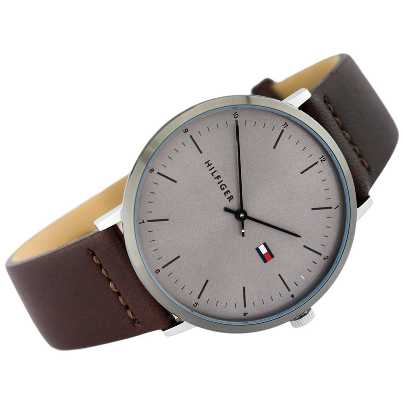 Tommy Hilfiger Men's Casual Leather Watch 1791463 - The Watches Men & CO #4