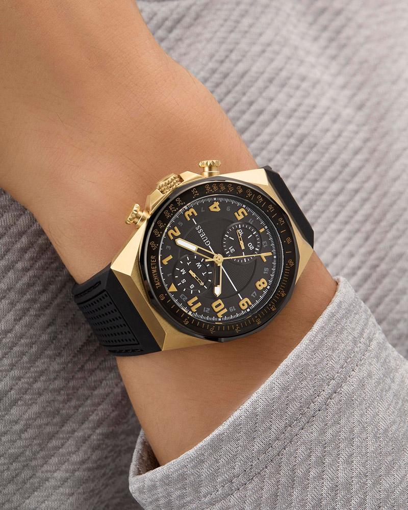 D1 Milano D1-UTBJ40 worn on wrist showing gold case and black chronograph dial