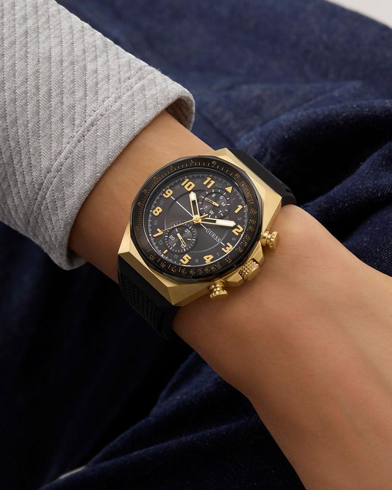 D1 Milano Ultra Thin Geo 40mm watch on wrist with blue dial and chronograph subdials