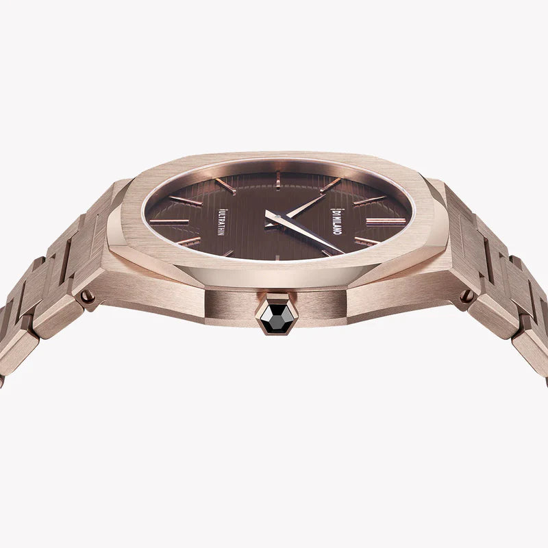 D1 MILANO UTBJ13 watch side angle showing case depth and bracelet
