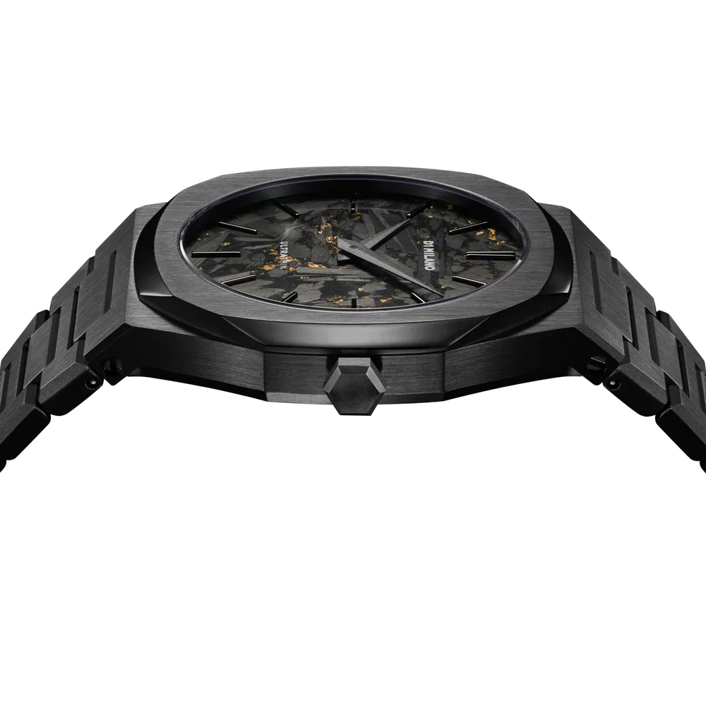 D1 Milano Ultra Thin UTBJ31 side view showing watch profile and thin case design
