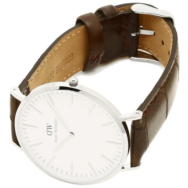 Daniel Wellington York watch strap detail showing dark brown leather with tan leather interior