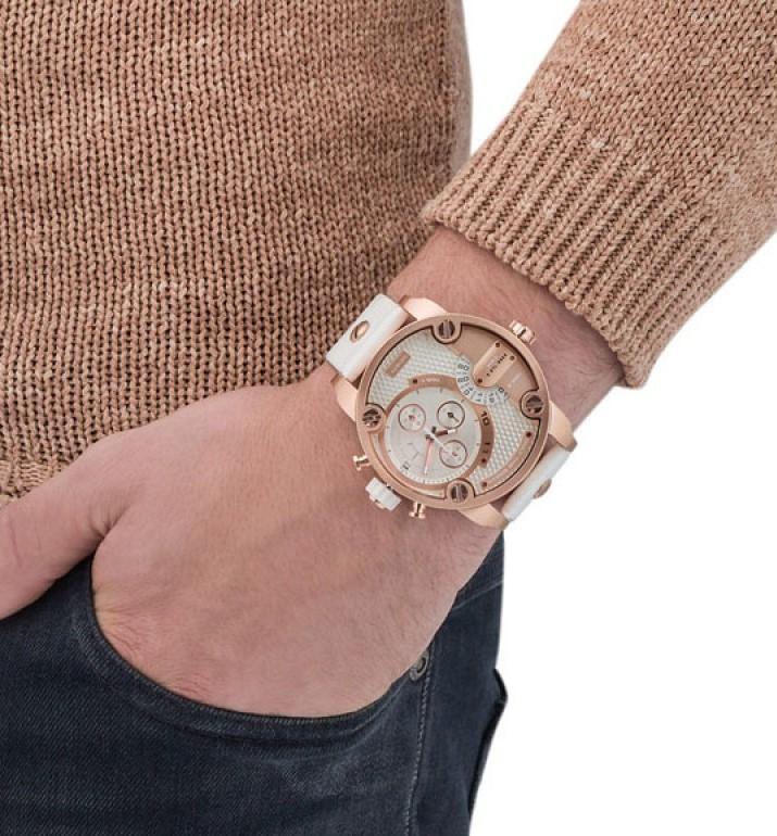 Diesel Mini Daddy DZ7318 rose gold watch worn on wrist with white leather strap
