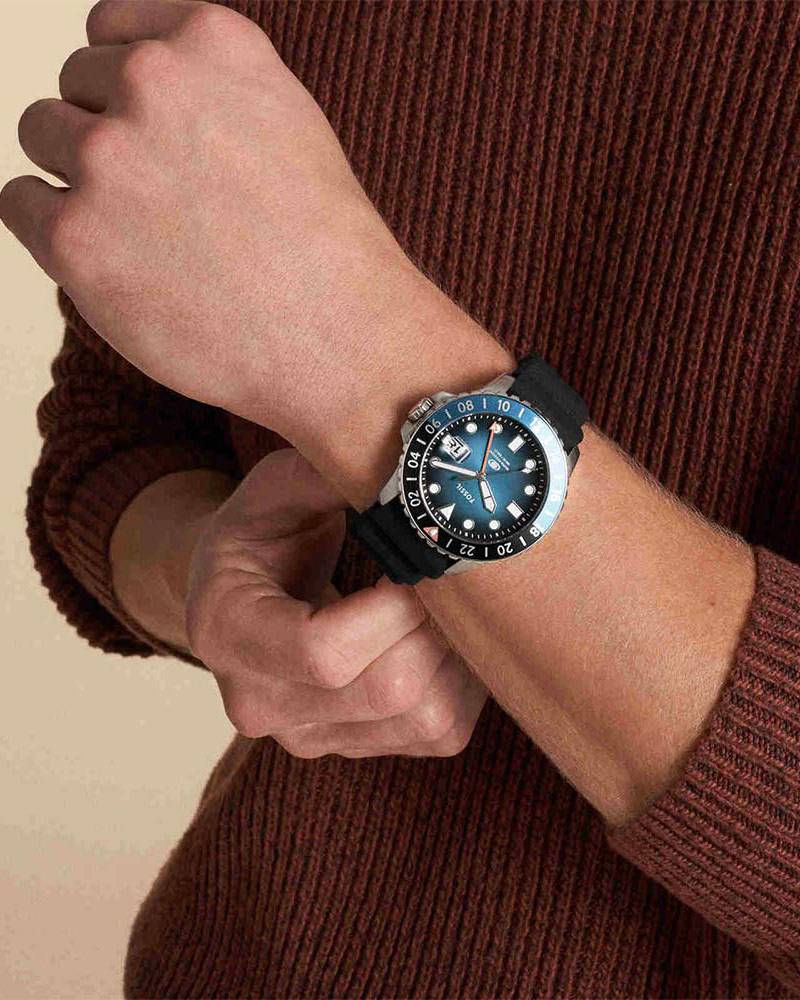 Fossil Blue FS6049 46mm watch worn on wrist with black silicone strap