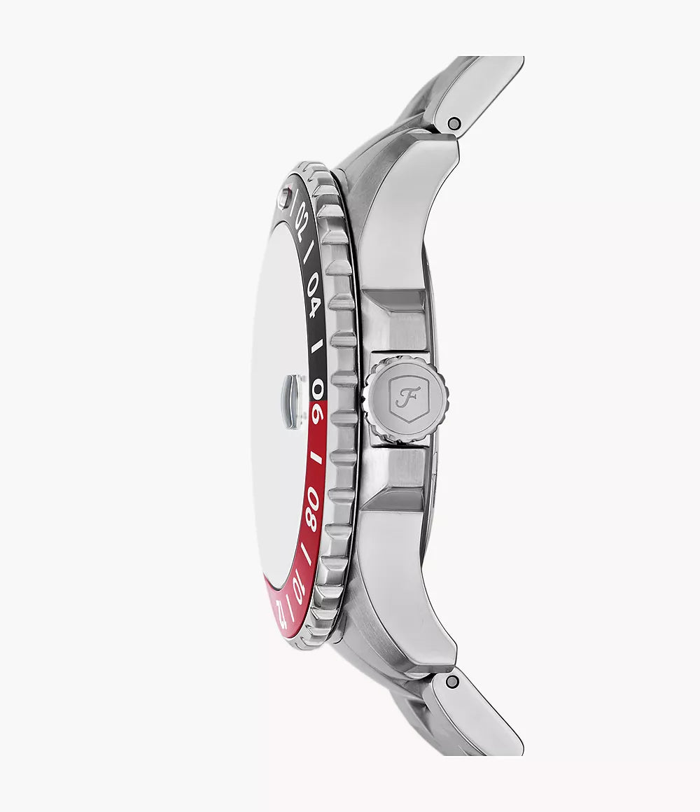 Fossil FS6092 side profile showing case thickness, steel bracelet, and red GMT bezel detail