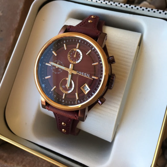 Fossil Original Boyfriend Chronograph in red presentation box with strap