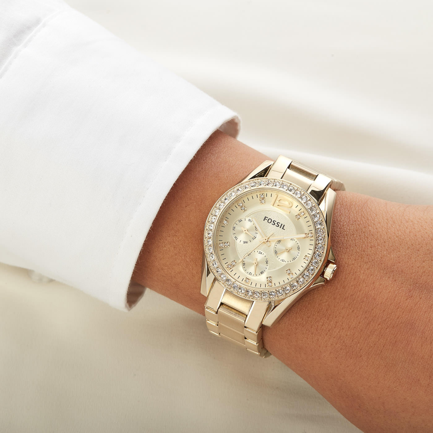 Fossil Riley ES3203 champagne diamond watch worn on wrist