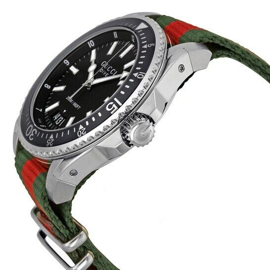 Gucci Dive YA136206 side view with two-tone case and green-red NATO strap