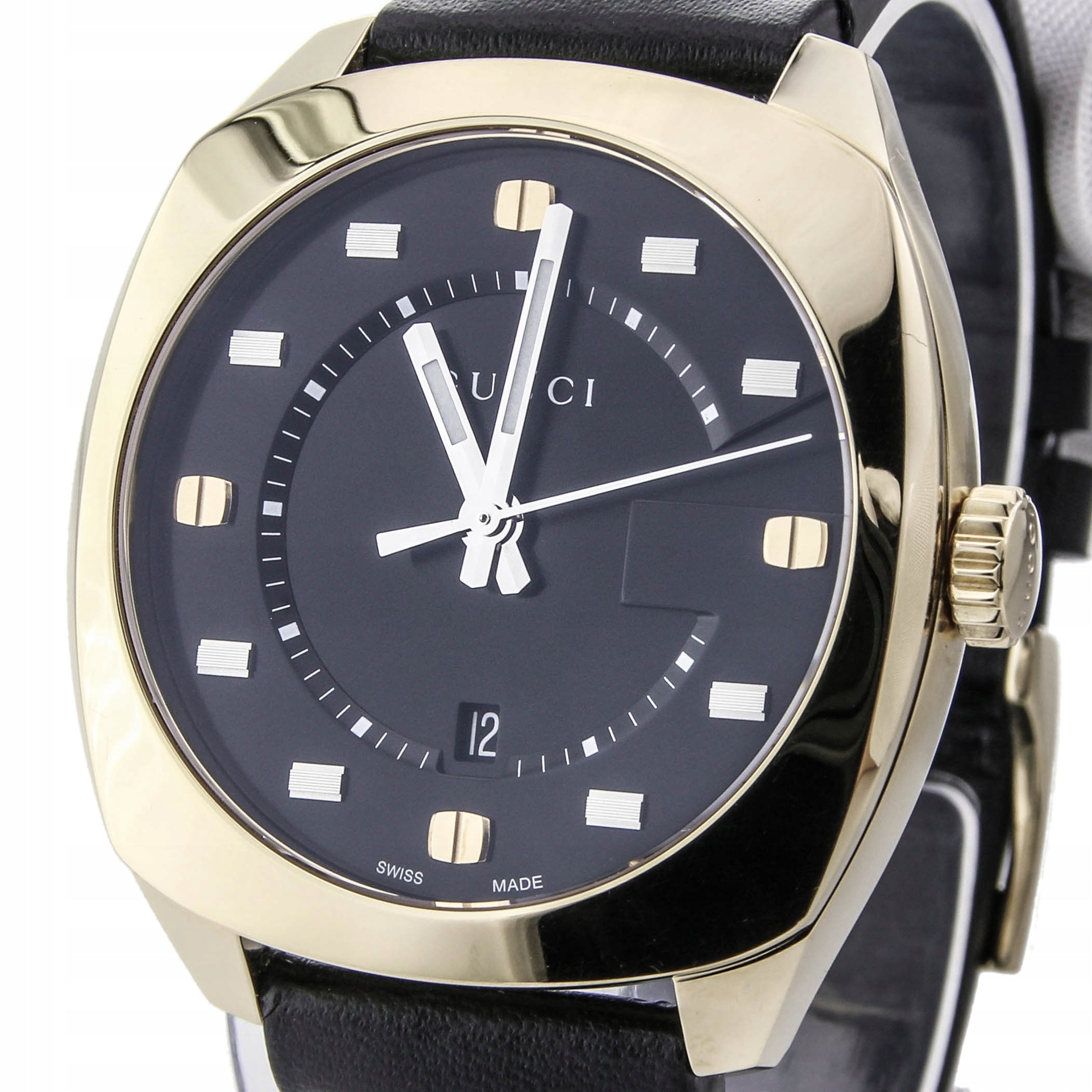 Gucci GG2570 dial closeup with white square markers and gold accents