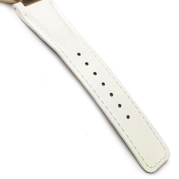 White leather strap of Gucci Interlocking watch with gold buckle and adjustment holes