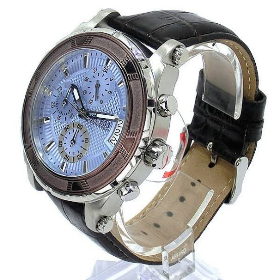 Guess W0673G1 chronograph watch side view showing leather strap and case profile